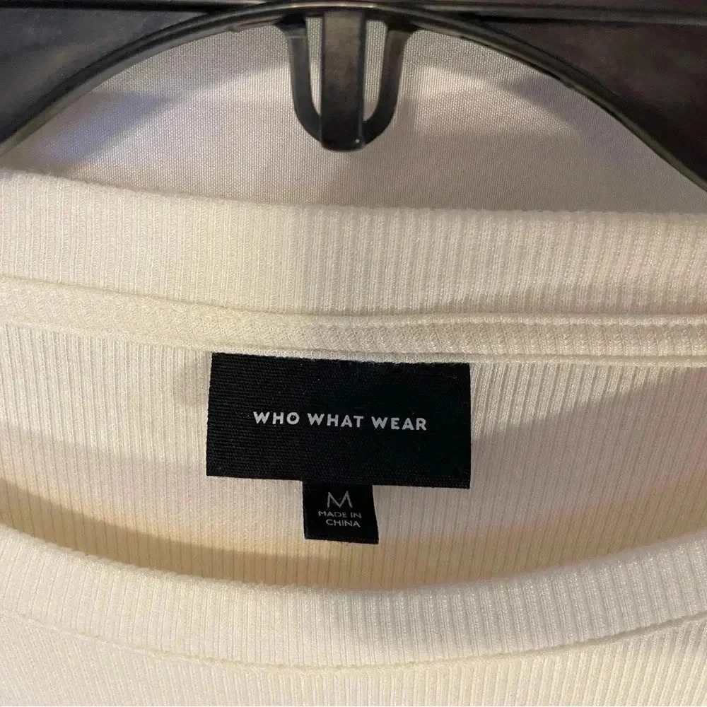 Women’s Nordstrom Rack Private Brand Cream Bell Sleeve Too. Size Medium. - Picture 3 of 3